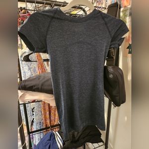 Lululemon Swiftly Tech Black Saphire Blue.